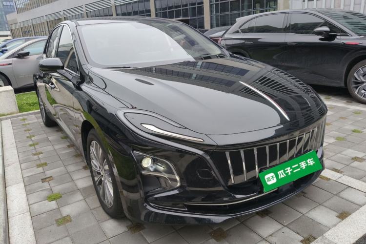 Used Hongqi E-QM5 2024 450km Range Commuter Version

