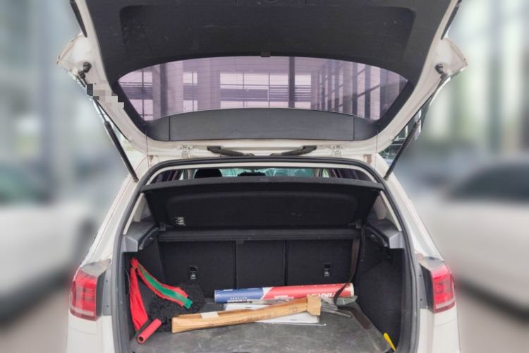 Used Volkswagen Golf Sportsvan 2016 1.6L Automatic Comfort Model Trunk