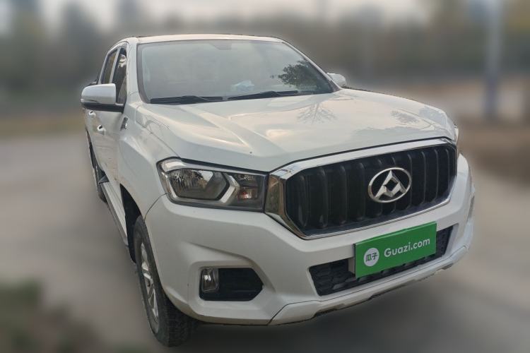 Used SAIC MAXUS T60 2017 2.4L Gasoline Manual Transmission 4x4 High Ground Clearance Comfortable Standard Cabin