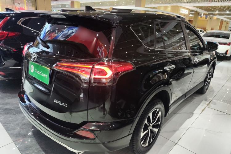 Used Toyota RAV4 2016 2.0L CVT Two-Wheel Drive Smart Edition China V Standard Rear Right 45 Deg