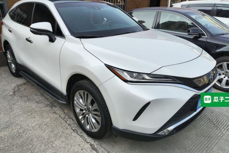 Used Toyota Harrier 2023 2.0L CVT Two-Wheel Drive Deluxe Edition
