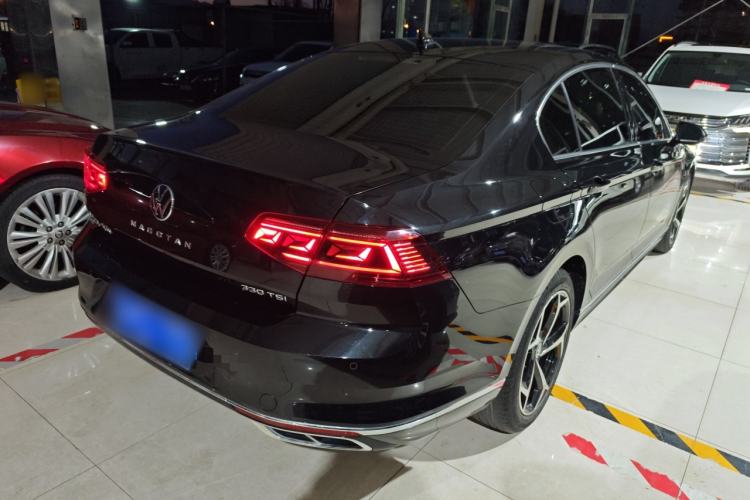 Used Volkswagen Magotan 2023 2 Million Units Limited Edition 330TSI DSG Leading Version
