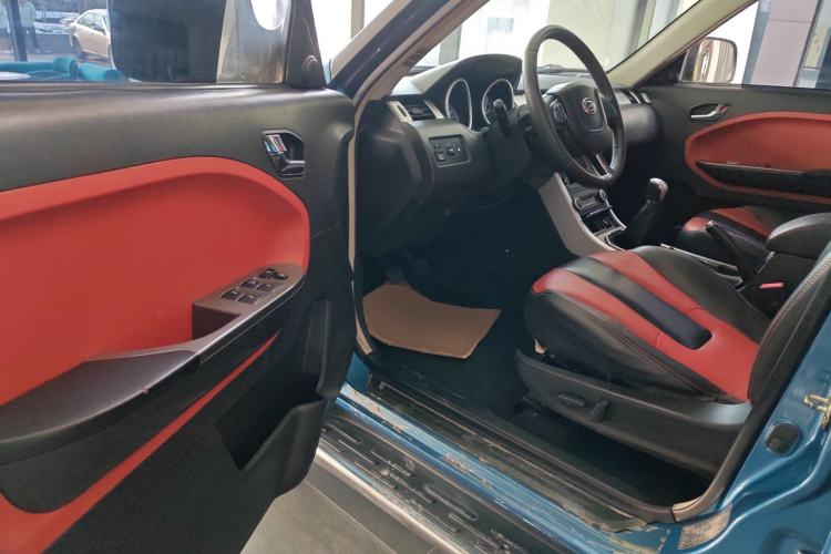 Used GAC Gonow GX6 2015 2.4L Two-Wheel-Drive Flagship Edition
