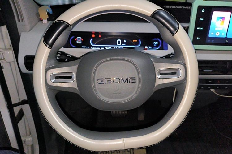 Used Geely Galaxy Panda 2023 Panda Mini 200km Endurance Bear Steering Wheel