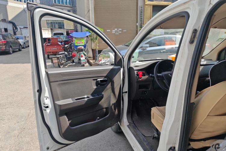 Used Wuling Rongguang V 2016 1.5L Standard Version