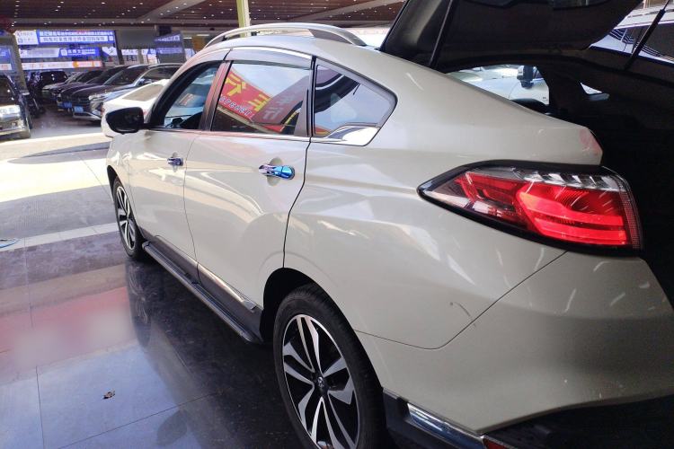 Used Venucia T90 2018 2.0L CVT Smart Connect Luxury Edition China V Standard
