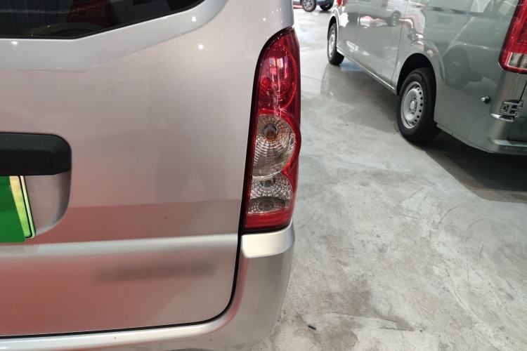 Used Wuling Rongguang EV 2022 Basic Passenger Bus Powered by Penghui Battery
