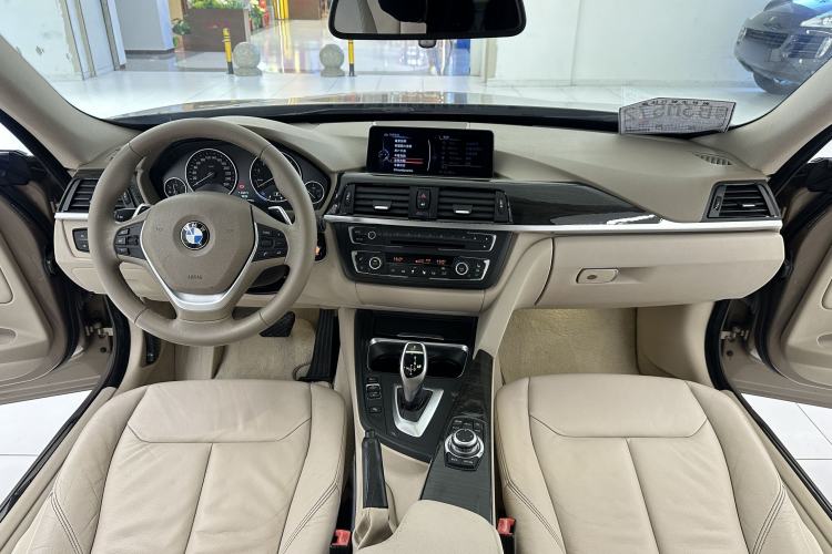 Used BMW 3 Series GT 2013 328i Sport Design Package Interior 8