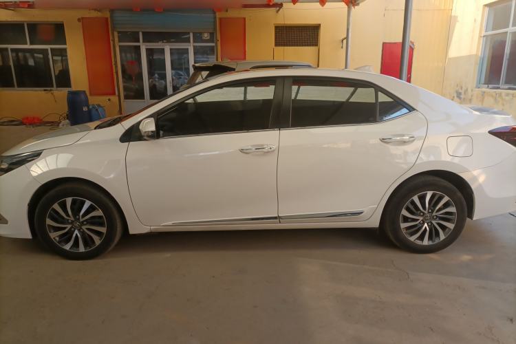 Used Toyota Corolla 2016 Dual-Engine 1.8L E-CVT Elite Edition