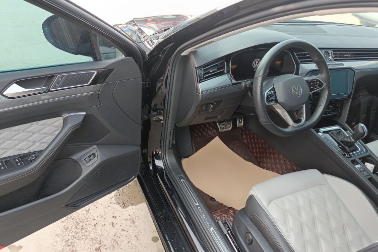 Used Volkswagen Magotan 2023 2 Million Units Limited Edition 330TSI DSG Leading Version Driver Seat