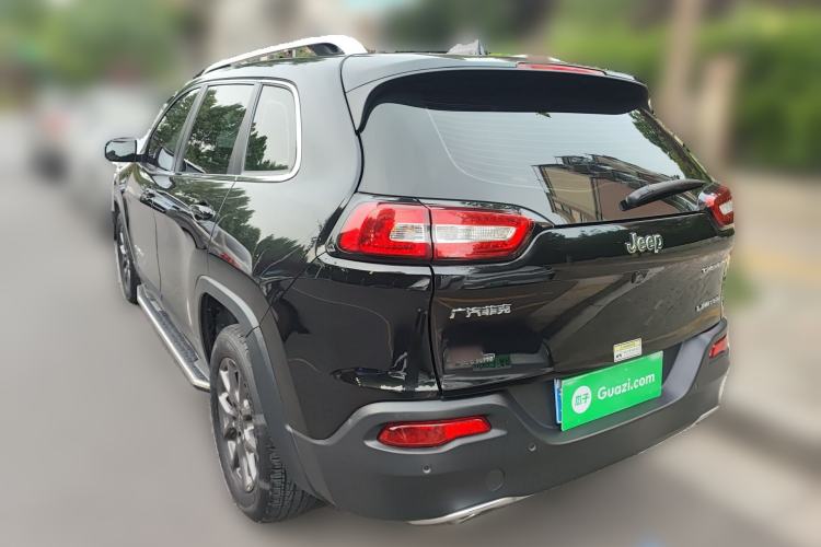 Used Jeep Cherokee 2020 2.0L Two-Wheel Drive Classic Sports Edition