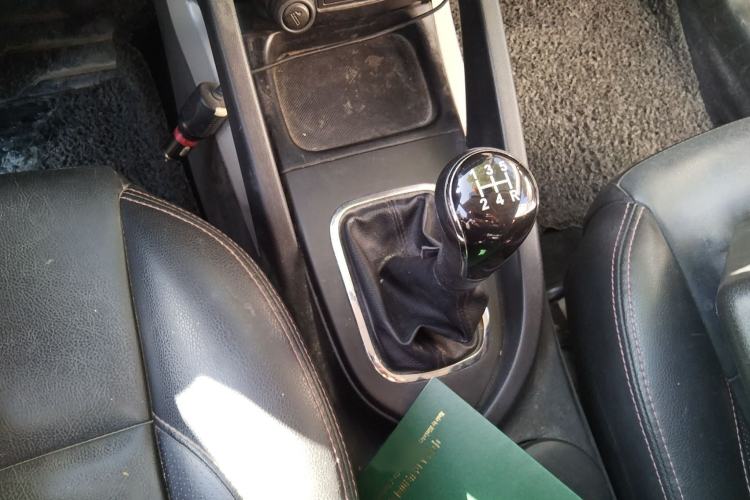 Used Changan CS35 2015 1.6L Manual Luxury Model China V Standard
