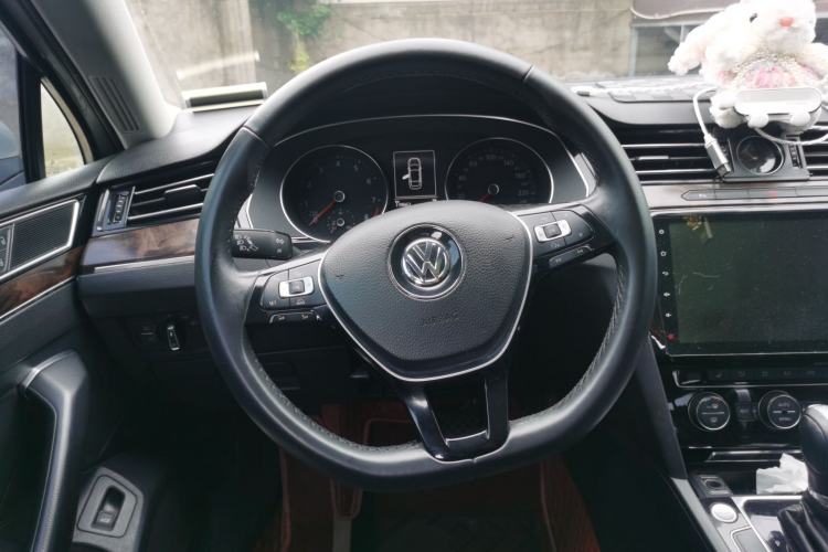 Used Volkswagen Magotan 2017 330TSI DSG Luxury Model