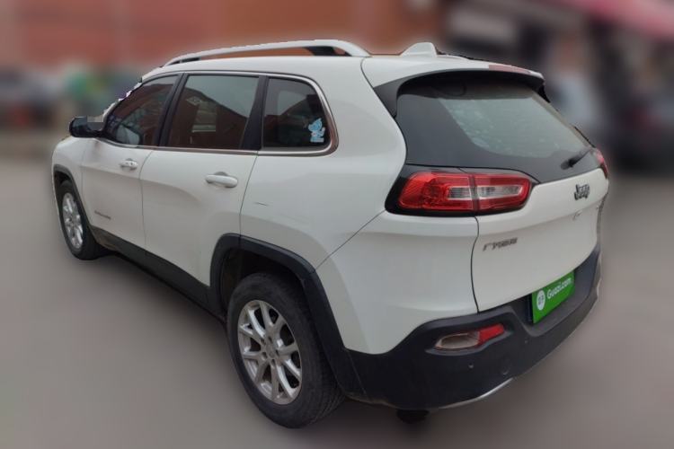 Used Jeep Cherokee 2017 2.0L Superior Edition
