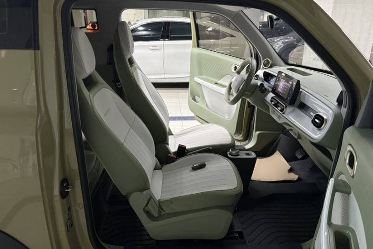 Used Geely Galaxy Panda 2025 210km Panda Rider Interior 8