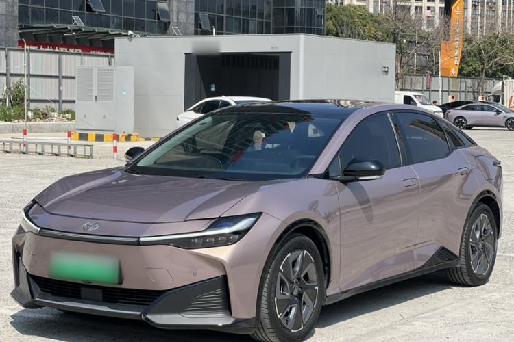 Used Toyota bZ3 2023 616 km Long-Range Premium