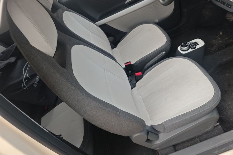 Used Geely Galaxy Panda 2025 210 km – Yuanqi Bear Right Front Seat