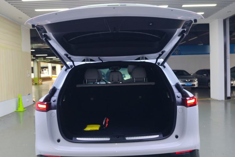 Used XPeng G9 2024 570 Max Trunk