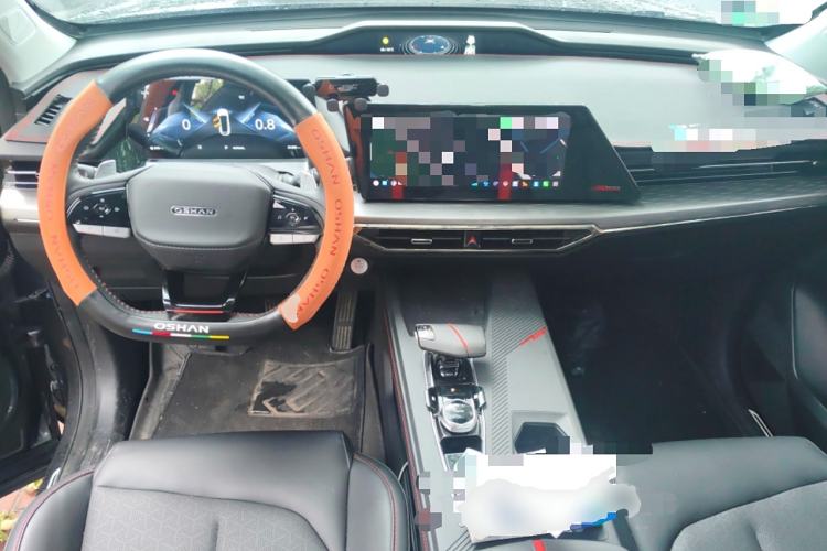 Used CHANGAN OSHAN Z6 2022 Blue Whale 1.5T DCT Smart Edition Center Console