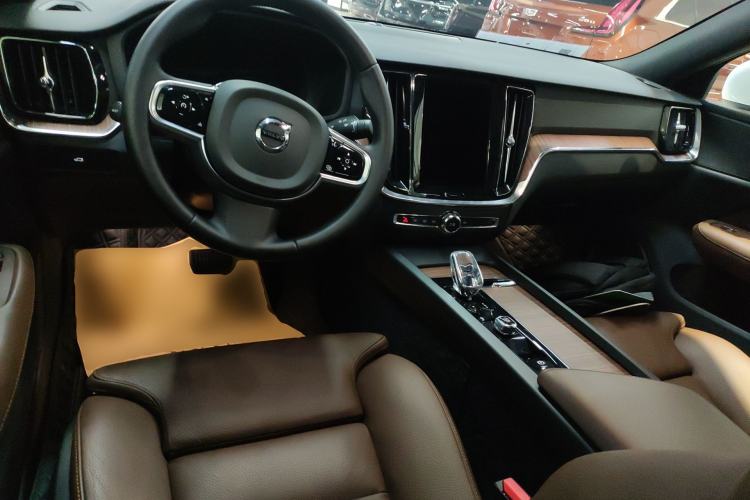 Used Volvo S60 2025 B4 Zhiyuan Luxury Edition