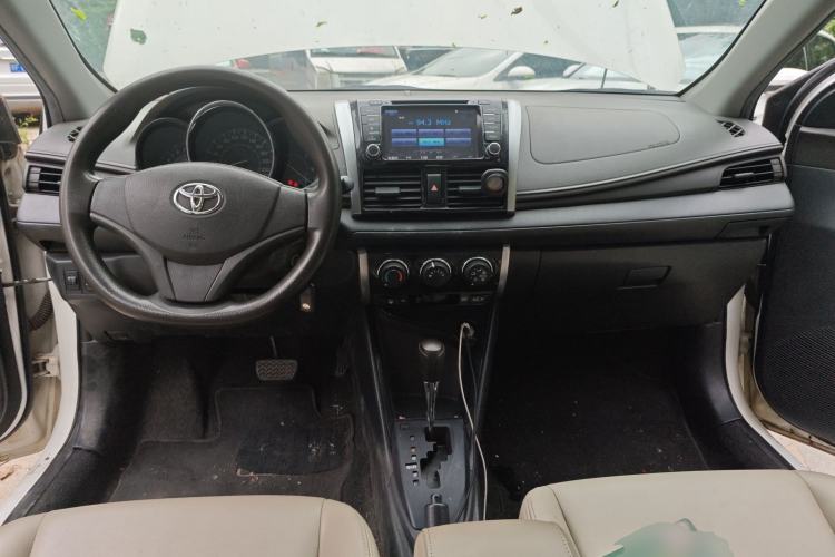 Used Toyota Vios 2014 1.5L Automatic ZhiZhen Edition Center Console