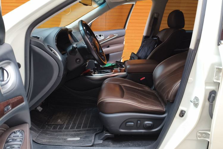 Used Infiniti QX60 2018 2.5 S/C Hybrid Two-Wheel-Drive Champion Family Edition Left Front Seat