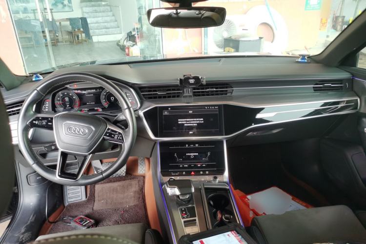 Used Audi A6L 2023 40 TFSI Luxury Dynamic Model Center Console