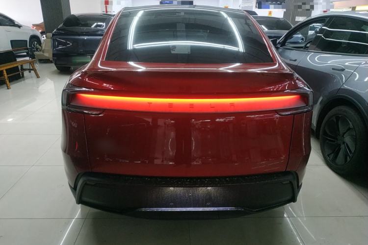 Used Tesla Model Y 2025 Rear-Wheel-Drive Version
