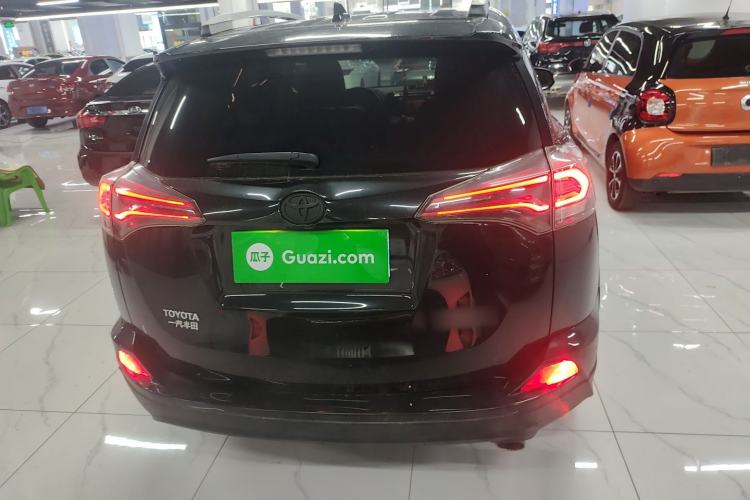 Used Toyota RAV4 2016 2.0L CVT Two-Wheel Drive Fashion Edition China V Standard