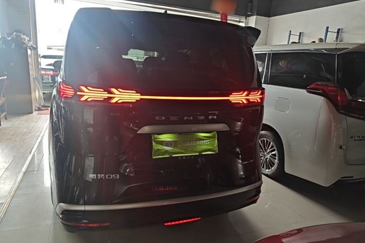 Used Denza D9 2022 DM-i 970 Four-Wheel Drive Flagship Model
