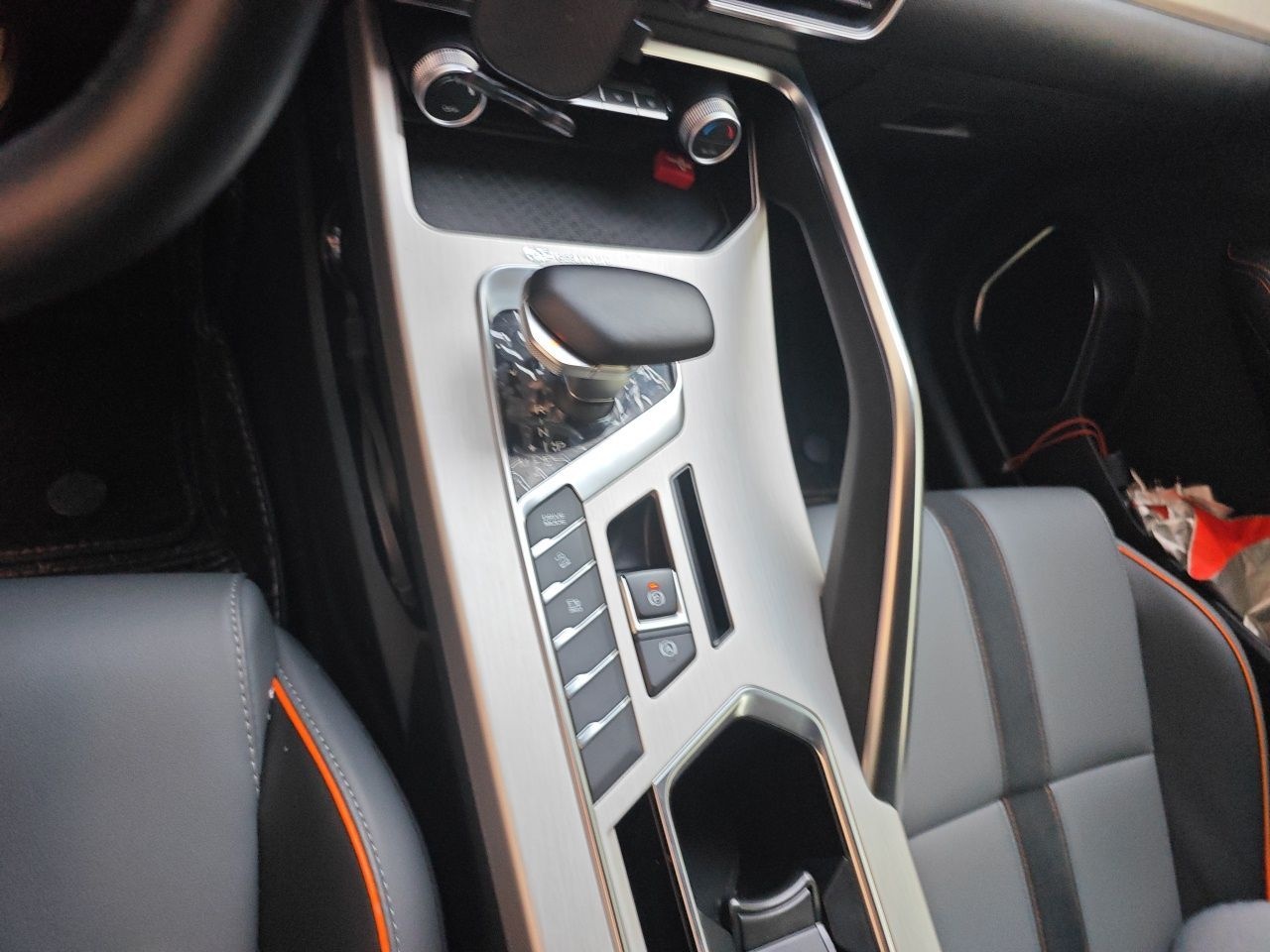 Geely Auto Coolray 2023 1.5T DCT Diamond Edition — снимка 11
