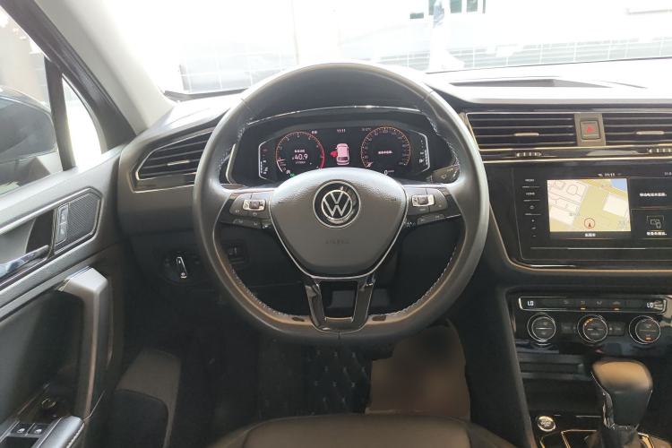 Used Volkswagen Tiguan L 2021 330TSI Automatic Two-Wheel Drive Smart Edition
