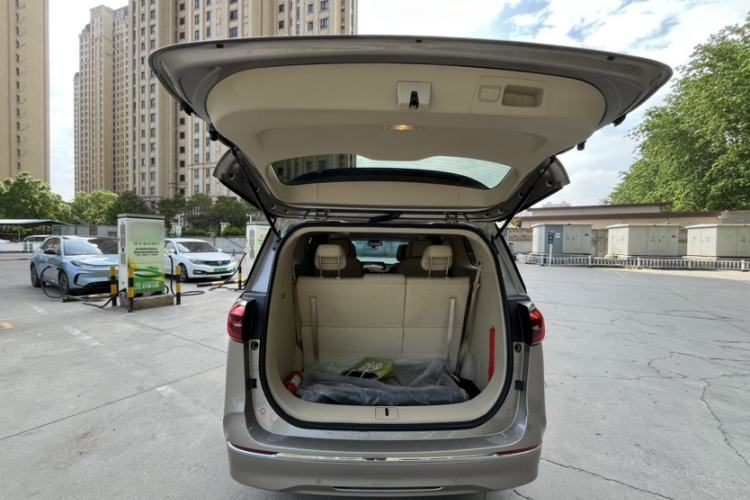 Used Buick GL8 2023 ES Lu Zun Deluxe Model Exterior 8