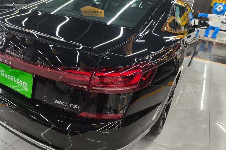 Used Volkswagen Passat 2025 Outstanding Model 380TSI Starry Dragon Glorious Edition
