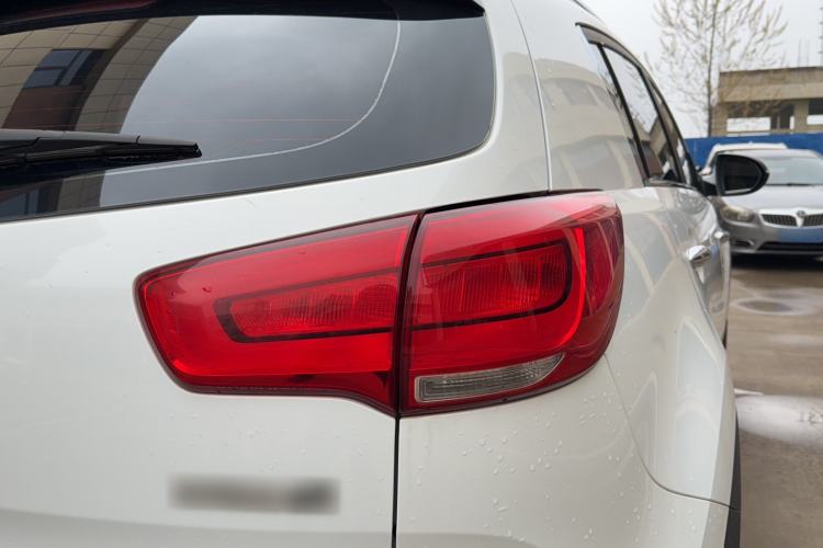 Used Kia Sportage R 2015 2.0L Automatic Two-Wheel Drive GLS Exterior 3