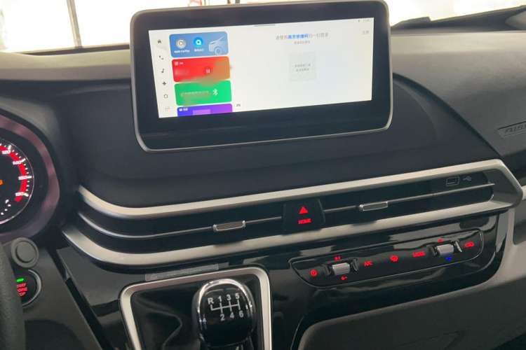 Used Iveco Fidato 2023 C30 Passenger Van 2.0T 93kW Manual Transmission Xingtu Edition Low Roof
