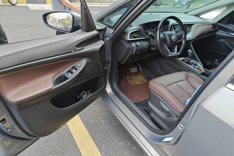 Used Buick GL6 2018 18T 6-Seater Luxury Model
