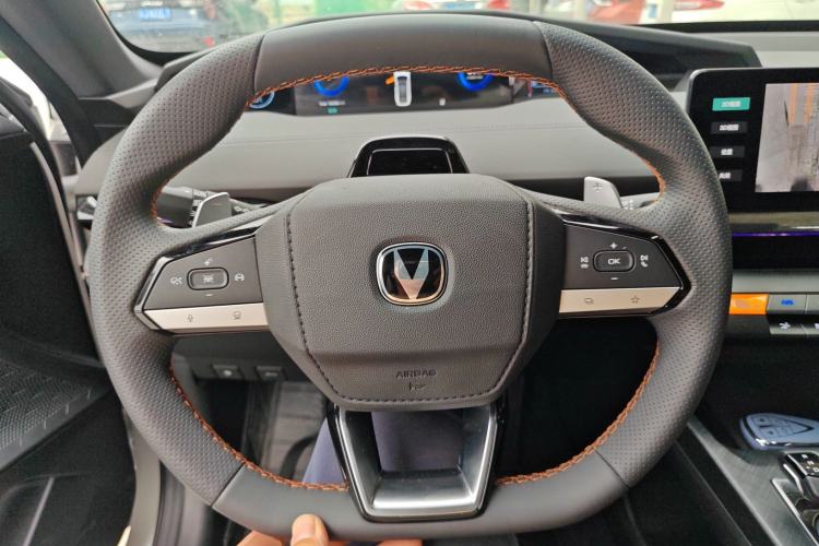 Used CHANGAN UNI-V 2024 1.5T High-Energy Version Steering Wheel