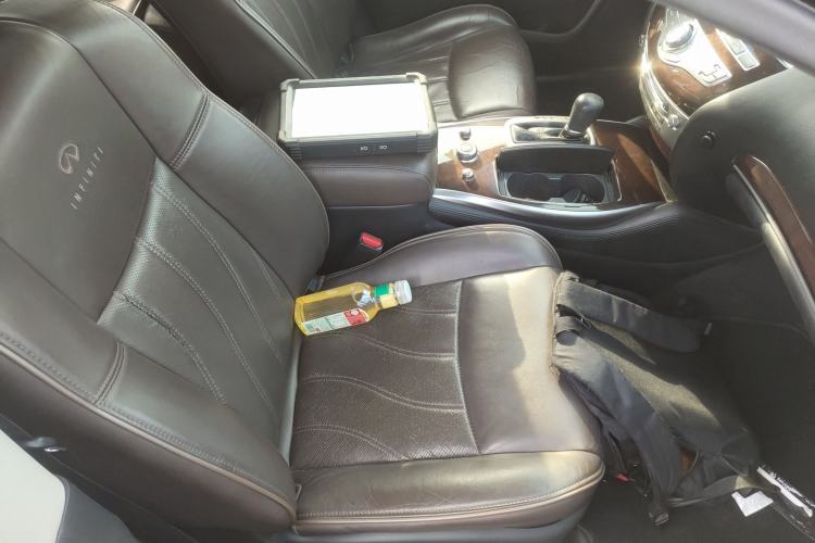 Used Infiniti JX 2013 JX35 Two-Wheel-Drive Excellence Edition
