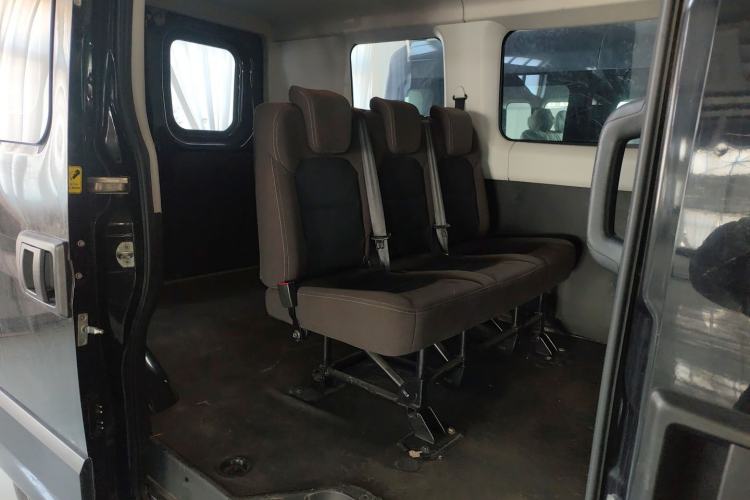 Used Iveco Eurocargo 2021 2.0T Manual Super-Rui Short Wheelbase Low-Roof Side-Hinged Door F1A
