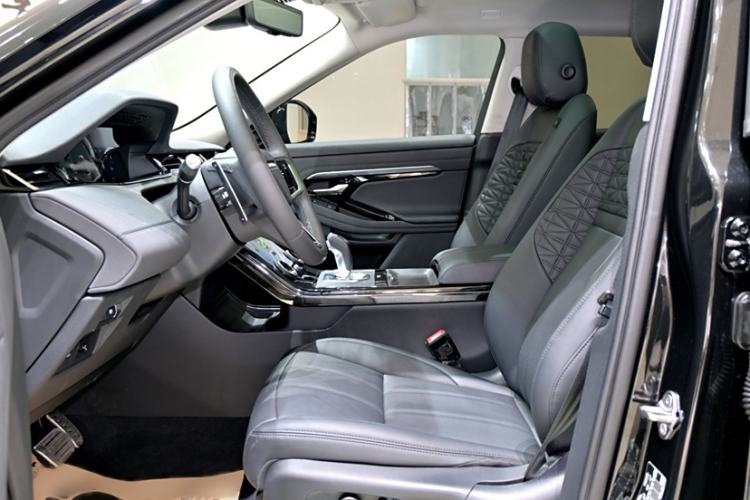 Used Land Rover Range Rover Evoque 2022 Aurora L 249 PS R-Dynamic Collins Antique Bronze Special Edition