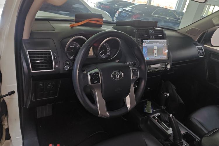 Used Toyota Prado 2016 2.7L Automatic Standard Edition Center Console