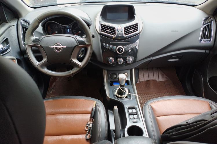 Used Haima S5 2014 1.6L Manual ZhiXuan Model Center Console