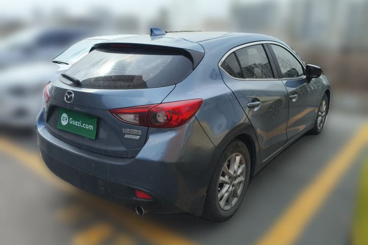 Used Mazda 3 Axela 2016 Hatchback 1.5L Automatic Luxury Model
