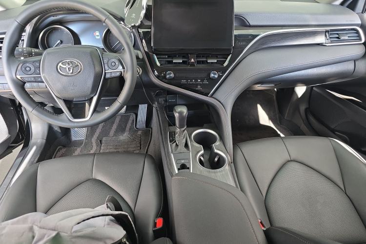 Used Toyota Camry 2021 2.0G Luxury Edition
