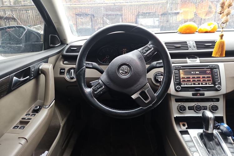 Used Volkswagen Magotan 2012 2.0 TSI Ultimate Edition Steering Wheel