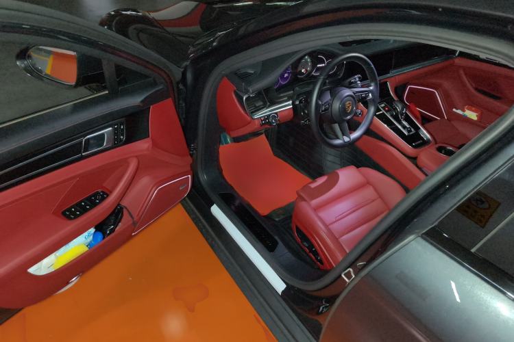 Used Porsche Panamera 2023 Facelifted Panamera 2.9T Platinum Edition Driver Seat