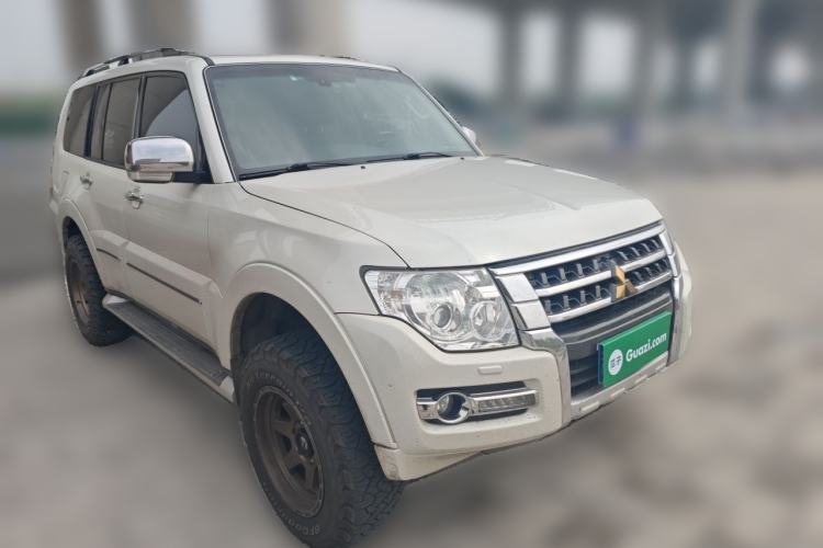 Used Mitsubishi Pajero 2016 3.0L Automatic Prestige Version China V Standard