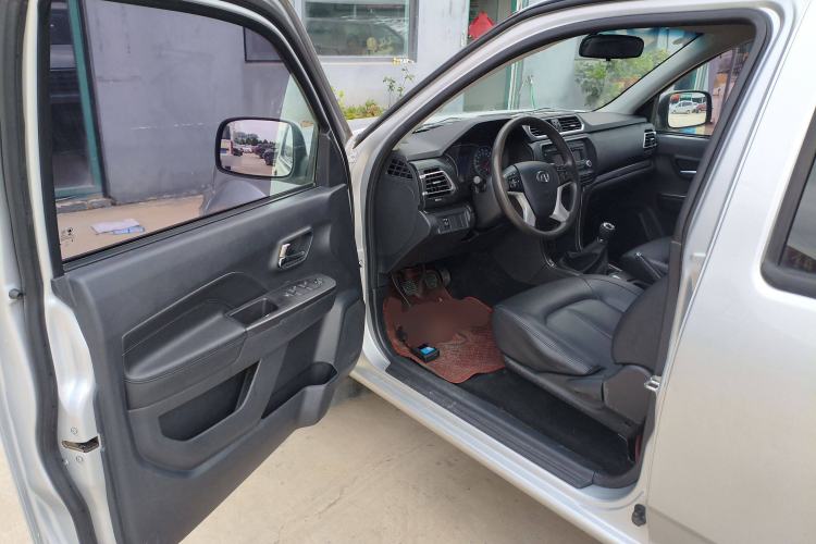 Used Great Wall Wingle 5 2017 2.0T European Version Diesel Two-Wheel Drive Advanced Large Double-Cab GW4D20E