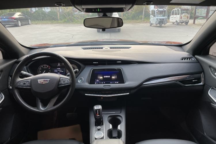 Used Cadillac XT4 2018 28T Two-Wheel Drive Tech Version